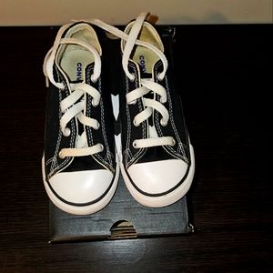 Converse low-cut "Chucks"